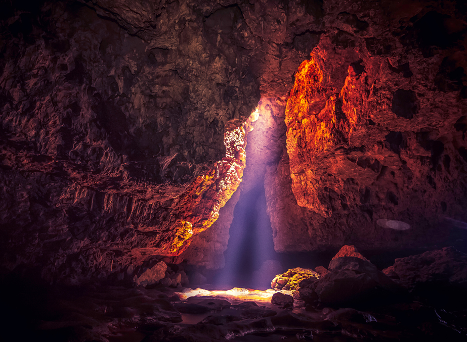 Caving in the North Lha-Ri-Nying Phu